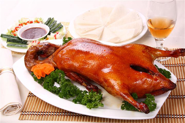 北京果木烤鸭是业内的知名品牌