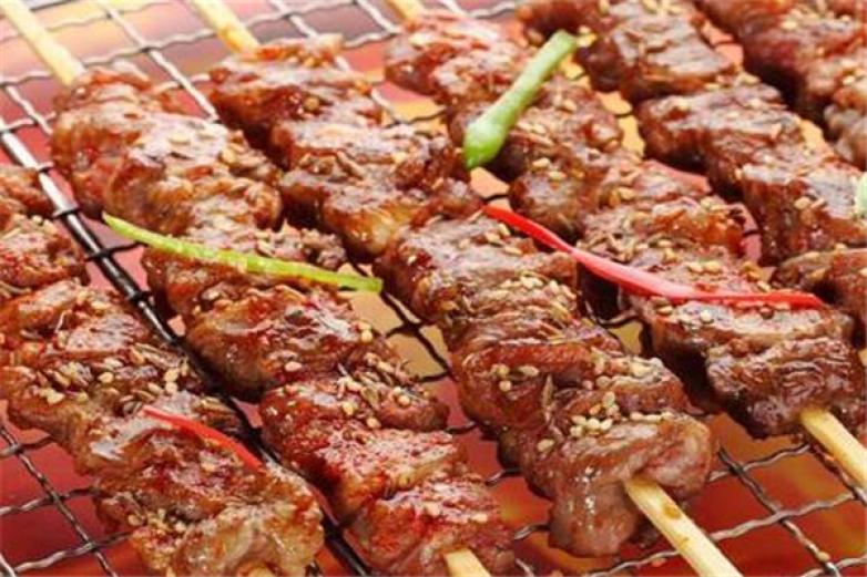 船板凳烧烤加盟