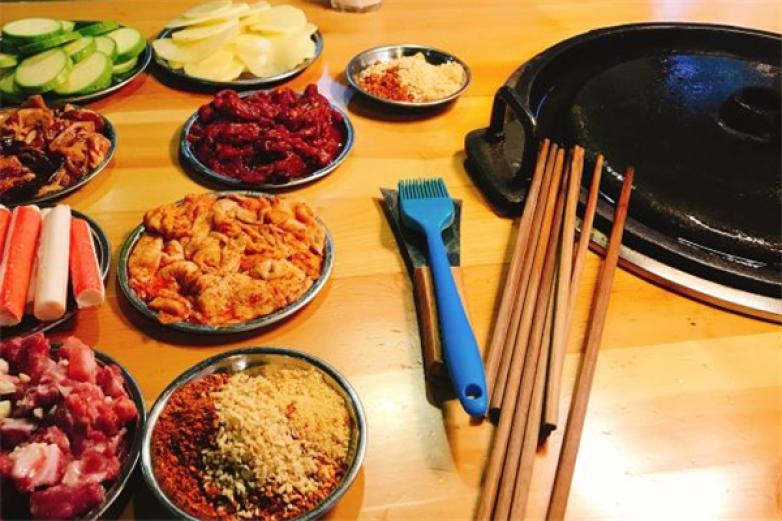 赞酱特色石棉烤肉加盟