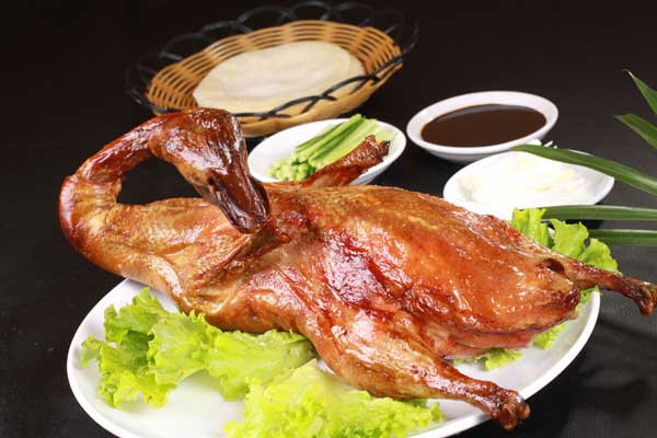 枣木烤鸭是热销的美食