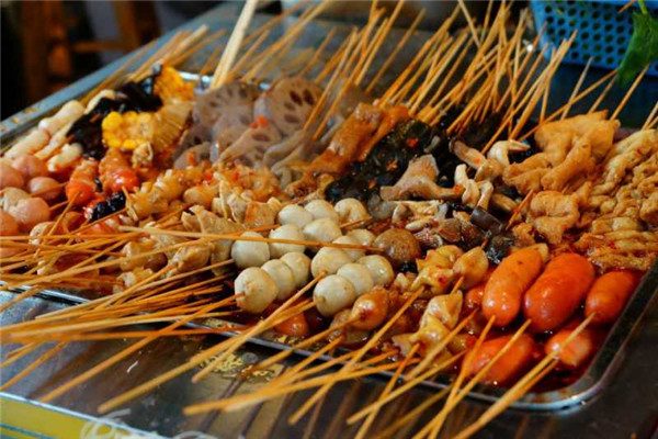 串串香是深受大众喜爱的美食