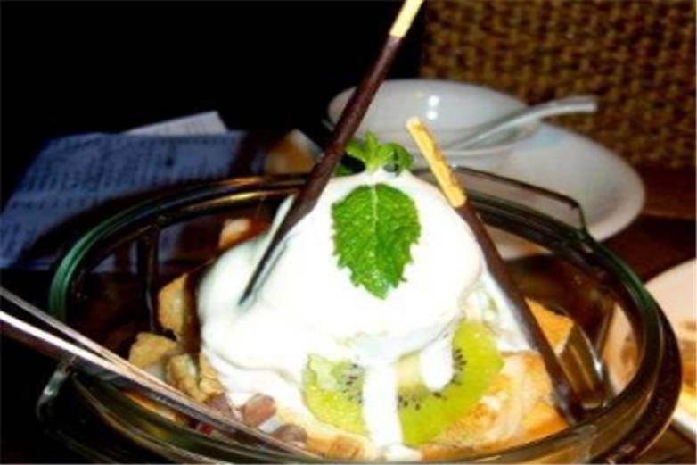 火烧冰淇淋加盟店_火烧冰淇淋加盟费多少钱/电话