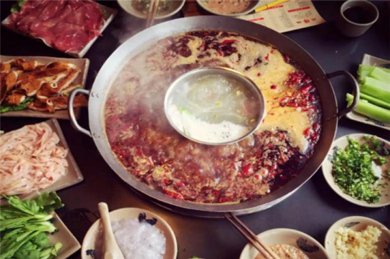 石桌子老板凳土灶火锅加盟