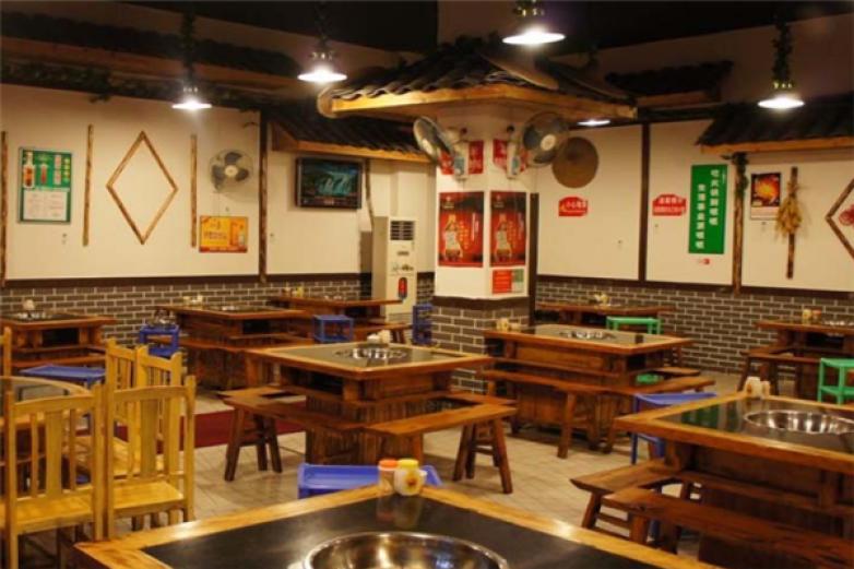 重庆小板凳老灶火锅加盟店_重庆小板凳老灶火锅加盟费多少钱/电话