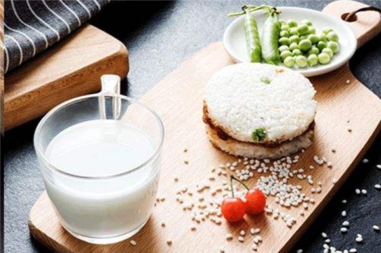 欢乐牧场鲜奶吧饮品加盟