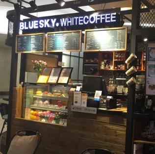 蓝天白咖啡